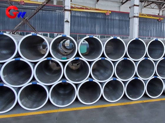 經(jīng)動(dòng)態(tài)平衡測(cè)試檢驗(yàn)的離心鑄造鋼套筒，用于薄板和帶材軋機(jī)