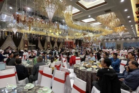 歡迎中秋節(jié)的愉快晚餐