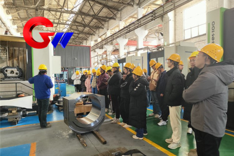 學(xué)生工廠參觀